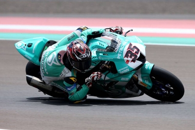 Aksi Hafizh Syahrin pada sesi latihan bebas Pusingan 2 WSBK di Litar Mandalika pada Jumaat. - Foto Bernama