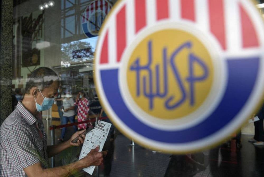 Jumlah simpanan KWSP bagi bumiputera di negara ini menurun sebanyak 70 peratus.- Foto Bernama