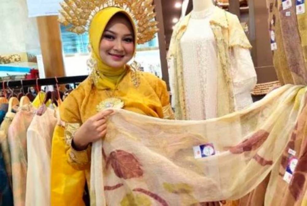 Kain kafan tenun atau tope dari Jeneponto, Sulawesi Selatan. - Gambar media sosial