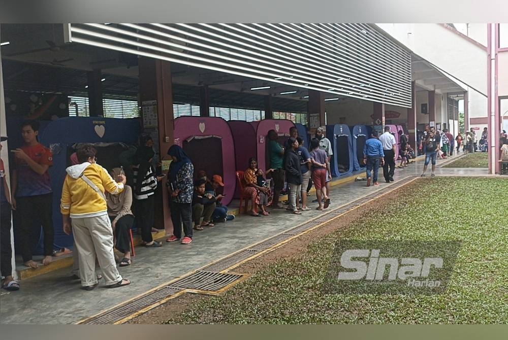 Keadaan di PPS SJKC Kampung Tengah.