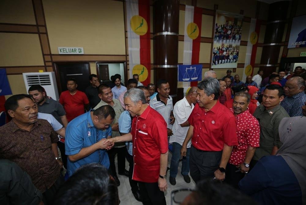 Ahmad Zahid (tengah) hadir pada pada Majlis Pengenalan Calon-Calon, Ahli Majlis Kerja Tertinggi termasuk Exco Sayap-Sayap Pemilihan UMNO 2023-2026 Peringkat Negeri Kedah di Bangunan Tunku, Alor Setar pada Ahad.