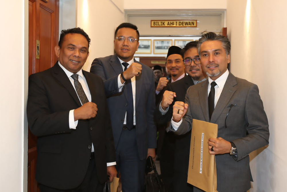 Empat ADUN tersebut keluar dari Dewan setelah usul Pengisytiharan Kekosongan Kerusi DUN Pulau Pinang diluluskan DUN Pulau Pinang.