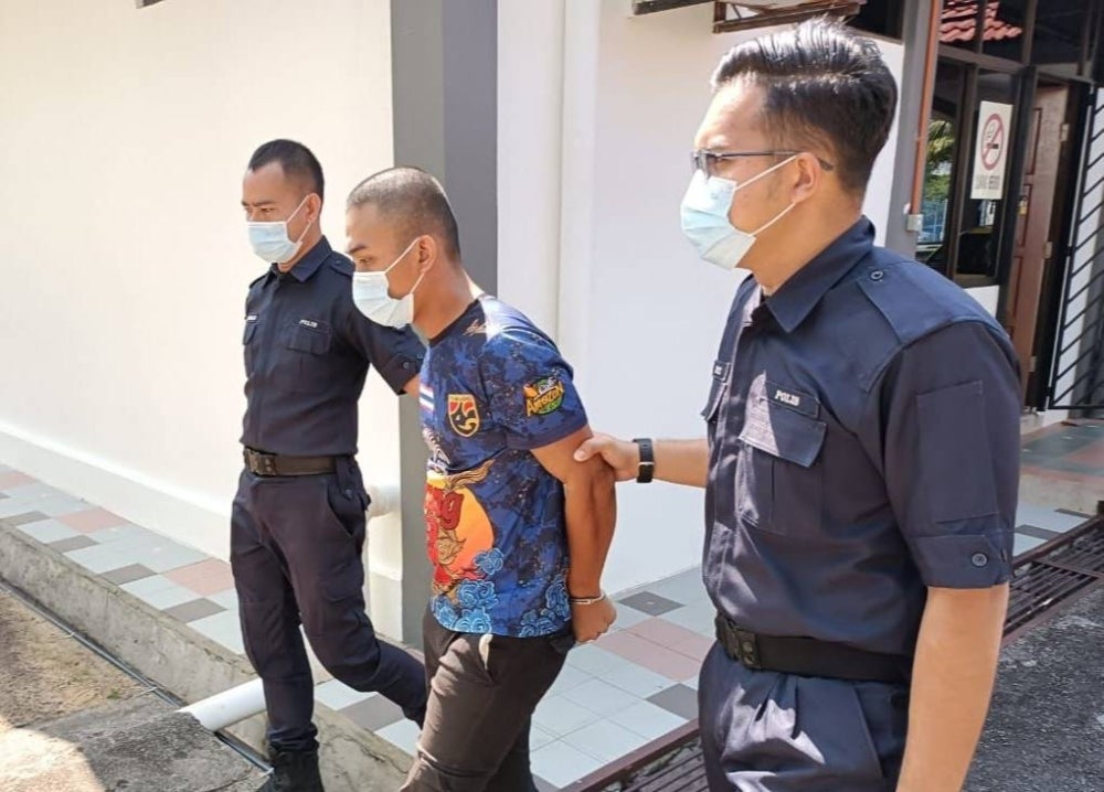 Ahmad Zuhairi dijatuhkan hukuman penjara lima bulan setelah didapati bersalah menunjukkan kemaluan kepada dua wanita.