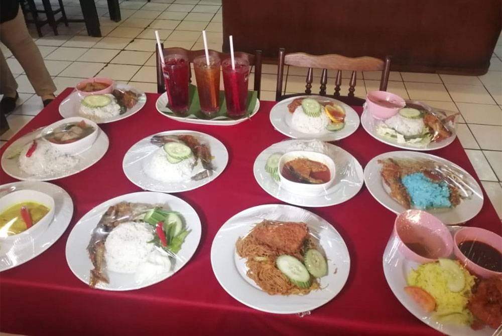 Sebahagian set Menu Rahmah Restoran Deli Thai, Shah Alam.