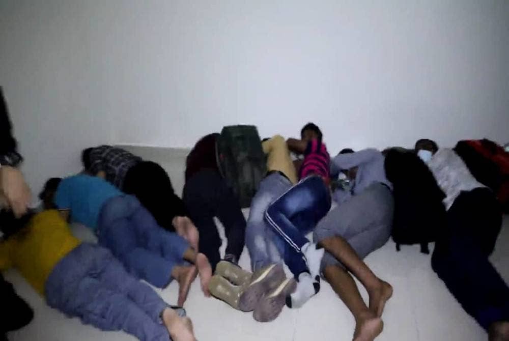 Pihak berkuasa Thailand menahan seorang wanita warga tempatan dipercayai dalang sindiket pemerdagangan manusia membabitkan penyeludupan warga Myanmar ke Malaysia. - Gambar hiasan