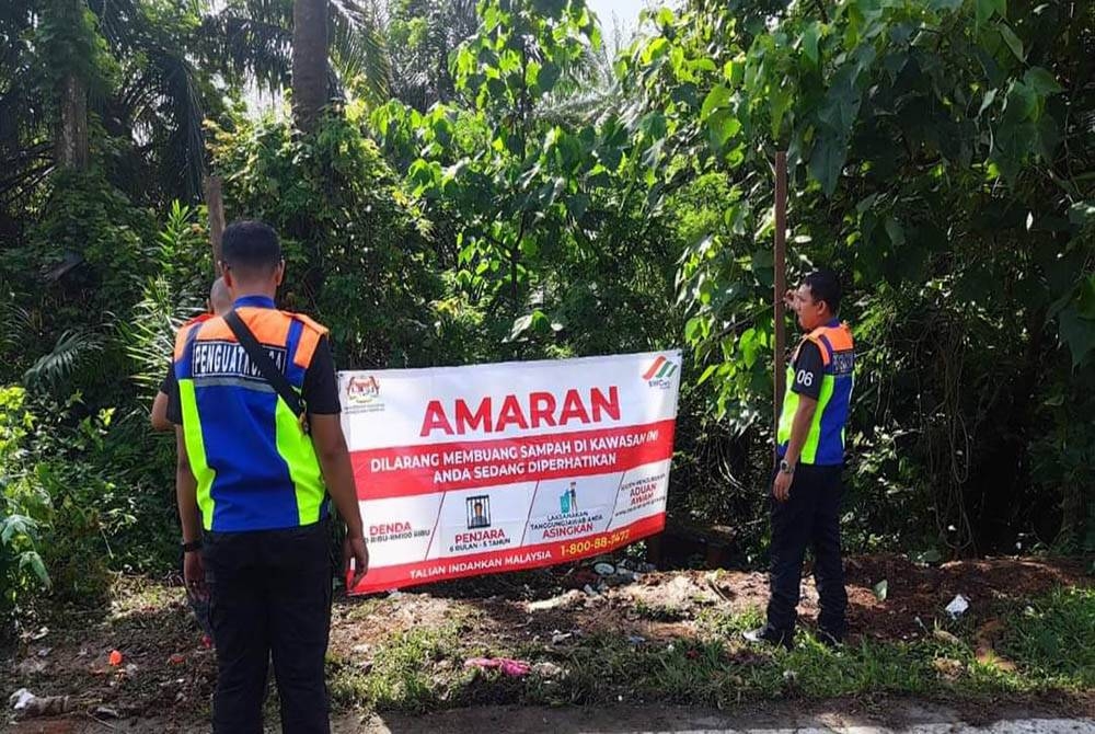 Salah satu kawasan pembuangan sampah haram yang telah dibersihkan di daerah Jerantut. -Foto SWCorp Pahang