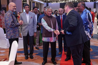 Yang di-Pertuan Agong Al-Sultan Abdullah Ri'ayatuddin Al-Mustafa Billah Shah hadiri majlis makan malam gala diraja, sempena 65 tahun hubungan diplomatik antara Malaysia dan India, anjuran Konsortium Industri India di Malaysia (CIIM). - Foto Bernama.