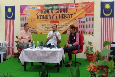 Azli ditemui pada Program Bicara Komuniti Sri Mahligai - Komuniti Sihat Tolak Rasuah di Seksyen 9 di Shah Alam pada Sabtu.