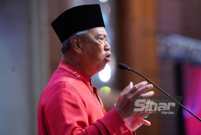 Muhyiddin ketika berucap pada Perhimpunan Agung Tahunan Kali Ke-5 Tahun 2022 Bersatu di Menara PGRM, di sini pada Ahad.- FOTO SINAR HARIAN/ROSLI TALIB