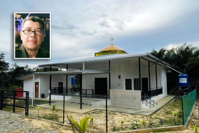 Surau Surau Nurul Hidayah di Kampung Nantabkan siap sepenuhnya pada 2019. (Gambar kecil: Joannes)