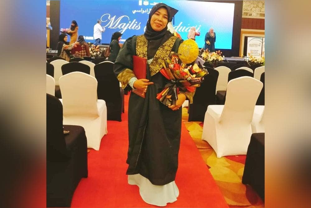 Norazilah dari Pulai Chondong, Machang tidak pernah menyangka keputusannya menyertai kursus urutan, bekam dan servis postnatal anjuran Program Yayasan Petronas Empower ECER berjaya mengubah nasib keluarganya.