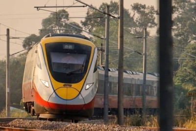 Servis ETS nampaknya menjadi trend dalam kalangan rakyat negara ini untuk pulang bercuti termasuk pada Aidilfitri nanti.