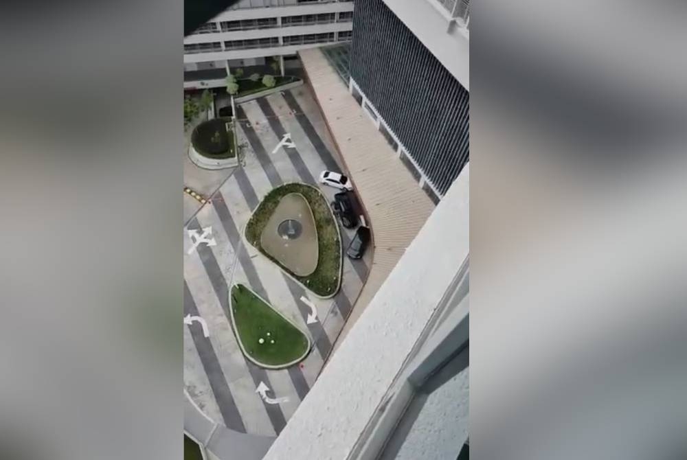 Tangkap layar memaparkan kejadian tular samun di hadapan Teega Tower.
