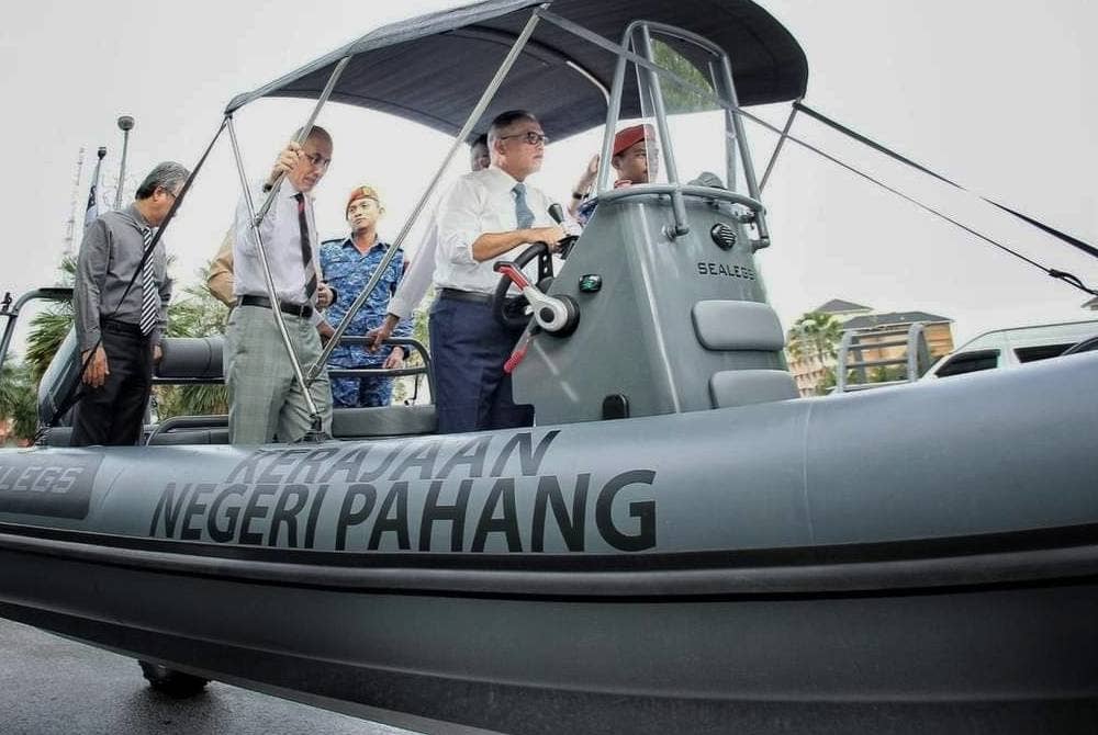 Wan Rosdy memaklumkan satu perjanjian ditandatangani oleh kerajaan Pahang bagi projek pembangunan industri bot amfibia bernilai RM500juta.