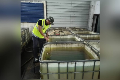 Antara peralatan dipercayai digunakan dalam kegiatan penyelewengan subsidi menerusi serbuan di sebuah premis di kawasan perindustrian Nilai pada Khamis.