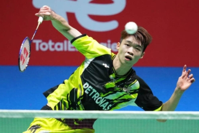 Tze Yong menempah tiket suku akhir Seluruh England selepas mengejutkan Axelsen di Birmingham sebentar tadi.