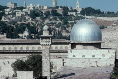 Pada April lalu, perkarangan Masjid al-Aqsa menyaksikan pertempuran antara jemaah Palestin dan pasukan polis Israel. - Foto fail Awani
