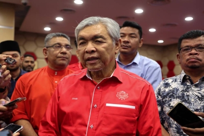 Ahmad Zahid hadir pada keputusan Pemilihan Jawatan Naib Presiden dan Ahli Majlis Kerja Tertinggi UMNO 2023-2026 di Ibu Pejabat UMNO Menara Dato Onn malam ini. - Foto Bernama