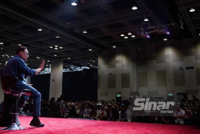 Anwar ketika Dialog Anak Muda Temu Anwar yang diadakan di Kuala Lumpur Convention Centre pada Ahad.Foto SINAR HARIAN/ Rosli Talib
