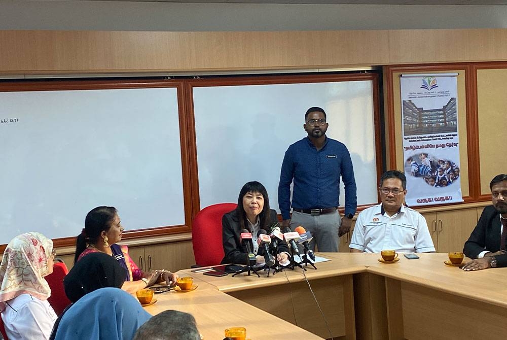 Lim Hui Ying semasa sidang akhbar