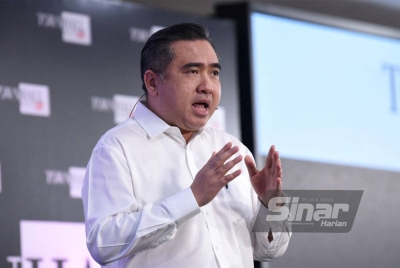 Anthony pada sesi soal jawab bersama penonton ketika Program Town Hall Rakyat pada Isnin. - Foto SINAR HARIAN / MOHD RAFIQ REDZUAN HAMZAH