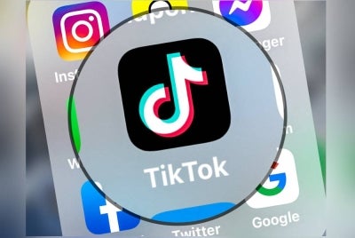 Kerajaan Belanda akan mengharamkan penggunaan aplikasi perkongsian video China TikTok pada telefon yang digunakan untuk tugasan rasmi - AFP