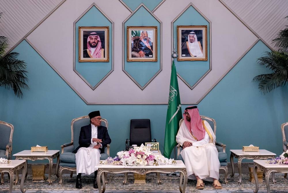 Anwar Ibrahim menamatkan lawatan rasmi tiga harinya ke Arab Saudi hari ini. - Foto Facebook Anwar Ibrahim