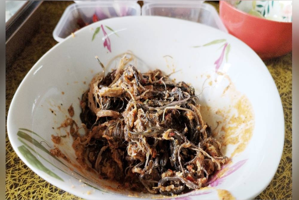 Kerabu sare yang siap untuk dimakan.