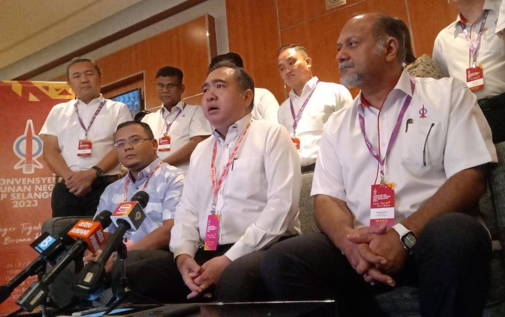 Anthony ditemui selepas melancarkan Konvensyen DAP Negeri Selangor 2023 di Klang pada Ahad.
