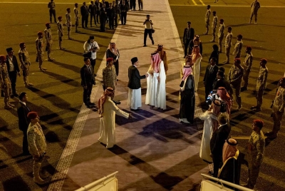 Anwar dan delegasi selepas mengakhiri lawatan rasmi tiga hari ke Arab Saudi. -Facebook Anwar Ibrahim