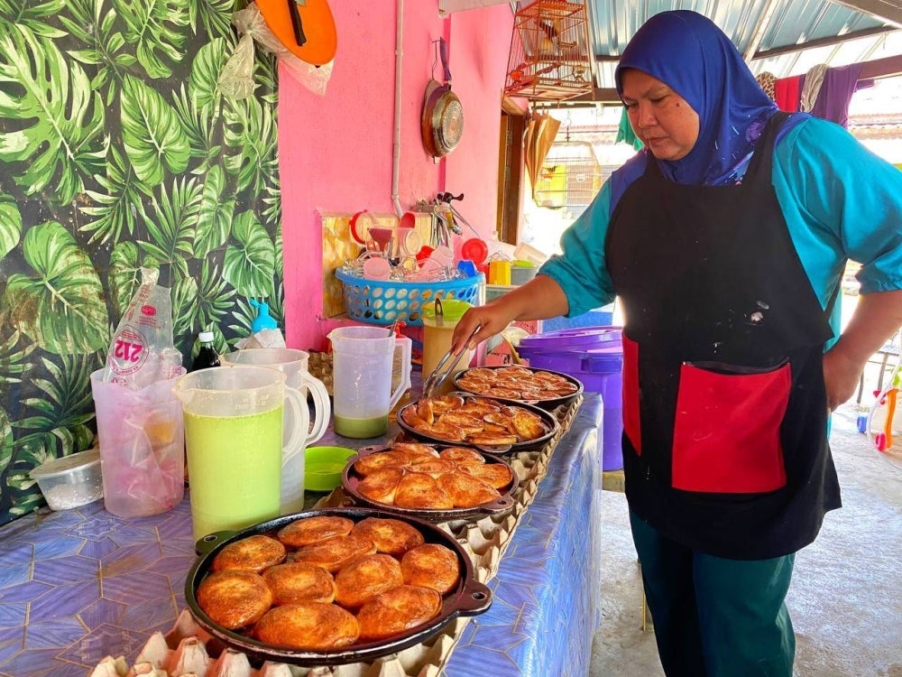Sasuriana hanya mampu memperoleh 400 biji telur ayam sehari sahaja berbanding 600 biji sebelum ini.
