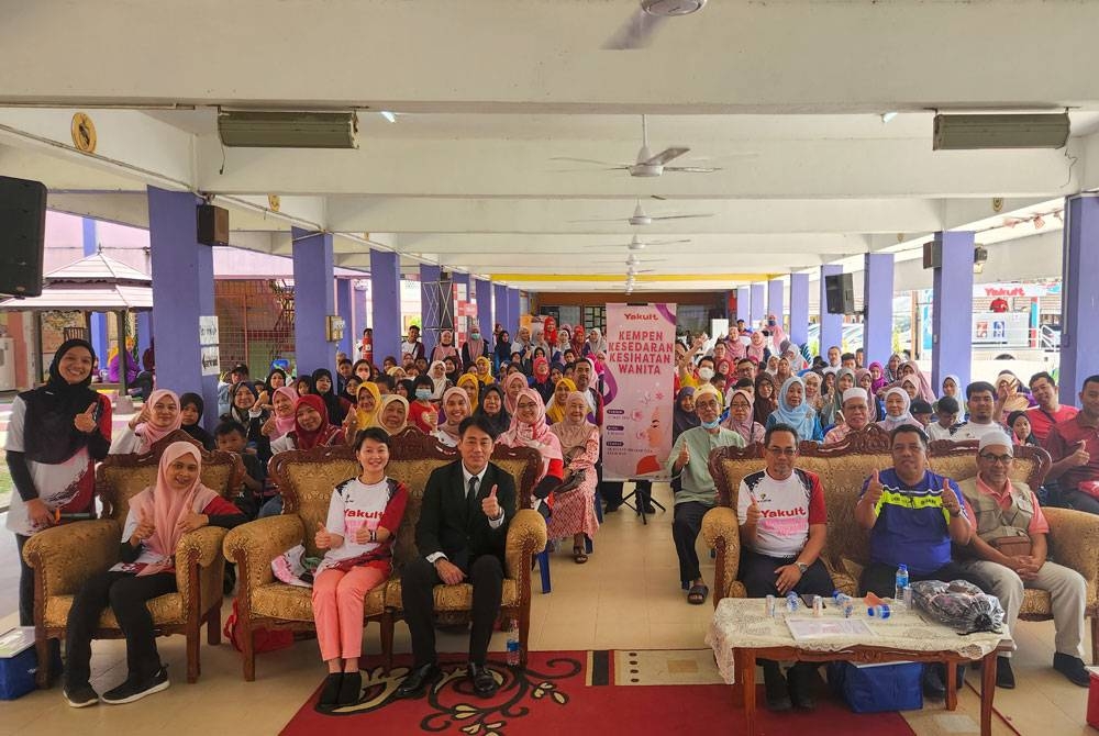 Kempen Kesedaran Kesihatan Wanita mendapat sambutan hangat daripada penduduk sekitar.