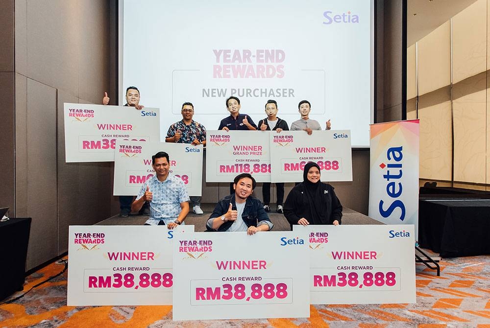 Pemenang hadiah utama Ganjaran Akhir Tahun kategori pembeli baharu membawa pulang wang tunai bernilai RM118,888.