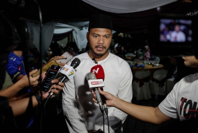 Safee bercakap pada sidang media Majlis Berbuka Puasa PFAM bersama Golongan OKU di Wisma Persatuan bagi Orang Buta Malaysia (MAB) Brickfileds hari ini. - Foto Bernama