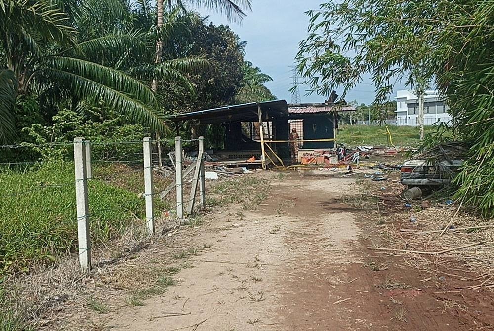 Keadaan rumah yang terbakar.