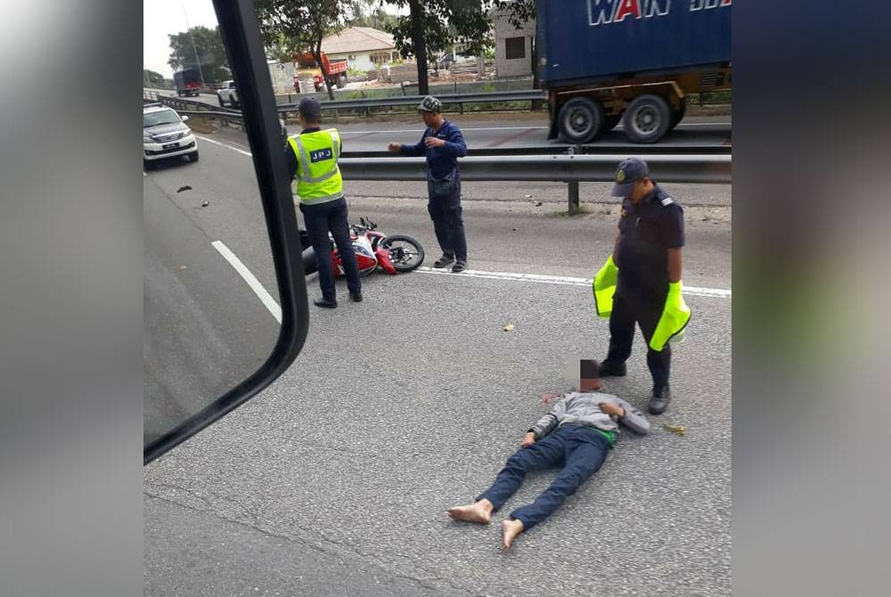 Gambar tular kemalangan di kilometer 4.4 Lebuhraya Selat Klang Utara pada Selasa.