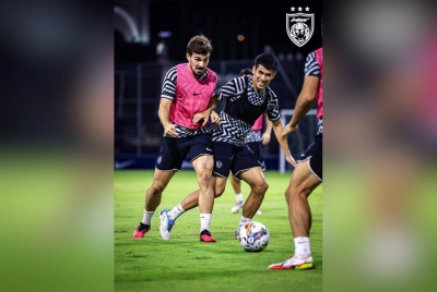 Pemain JDT, menjalani latihan menjelang aksi menentang Sabah di Stadium Sultan Ibrahim, Iskandar Puteri, pada Jumaat. - Foto FB JOHOR SOUTHERN TIGERS