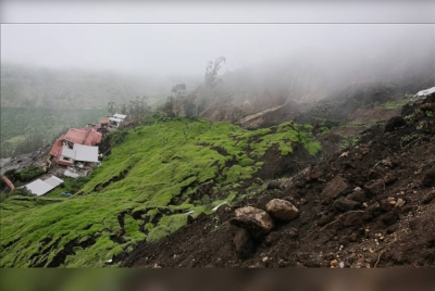 Seramai 656 orang turut terjejas manakala 170 lagi hilang tempat tinggal.