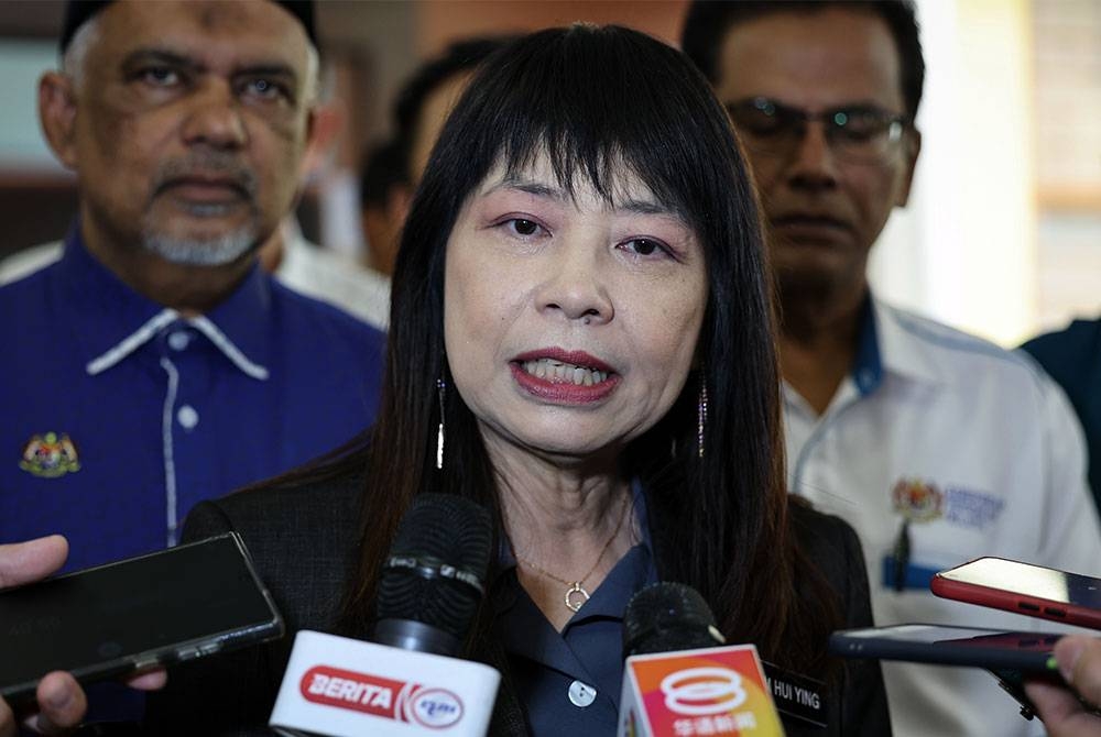 Hui Ying ketika ditemui media selepas merasmikan Pameran Institut Pengajian Tinggi Awam Siri 2 Tahun 2023 di SJKC Shang Wu pada Sabtu. - Foto Bernama