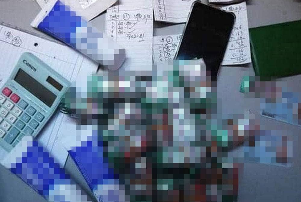 Antara barangan disita termasuk kondom, minyak pelincir, tisu basah, kipas dinding, cctv dan lain-lain peralatan yang digunakan untuk aktiviti pelacuran.