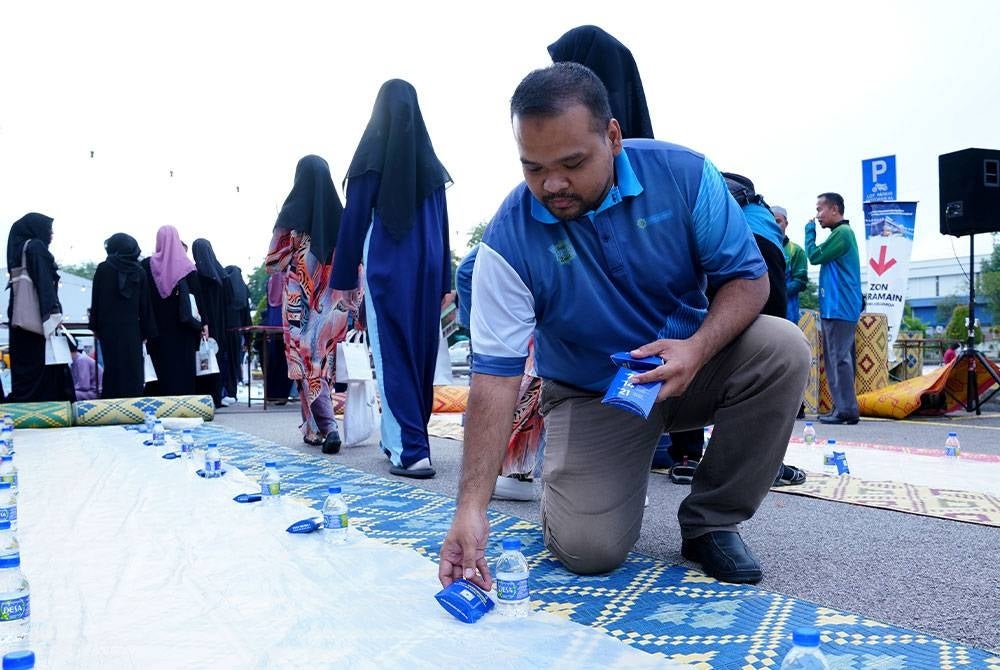 LZS memperuntukkan sebanyak 1,000 pek kurma, juadah berbuka puasa serta kuih-muih untuk diagihkan kepada pengunjung.