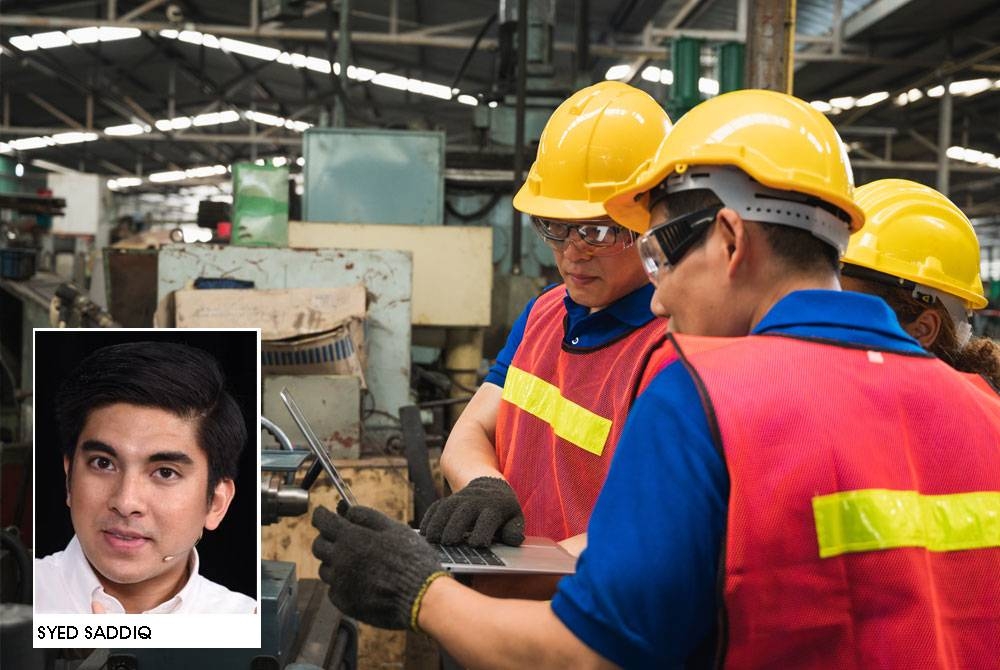 Syed Saddiq (gambar kecil) memberirahu Kadar kemasukan ke institusi Pendidikan serta Latihan Teknikal dan Vokasional (TVET) masih rendah di negara ini. - Foto 123RF