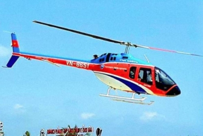 Model helikopter Bell 505 milik Syarikat Helikopter Vietnam Utara yang terhempas ketika lawatan udara tapak Warisan Dunia Teluk Ha Long di Quang Ninh. -Facebook Northern Vietnam Helicopter