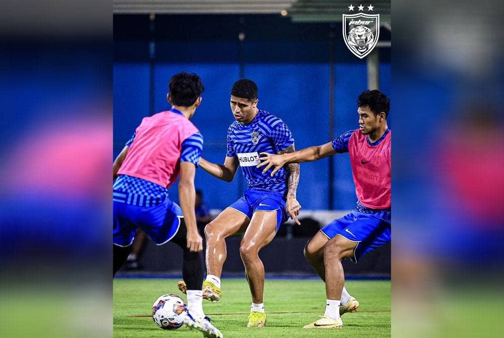 Pemain JDT menjalani latihan menjelang aksi Liga Super berdepan KDAFC, pada Ahad. - Foto FB Johor Southern Tigers
