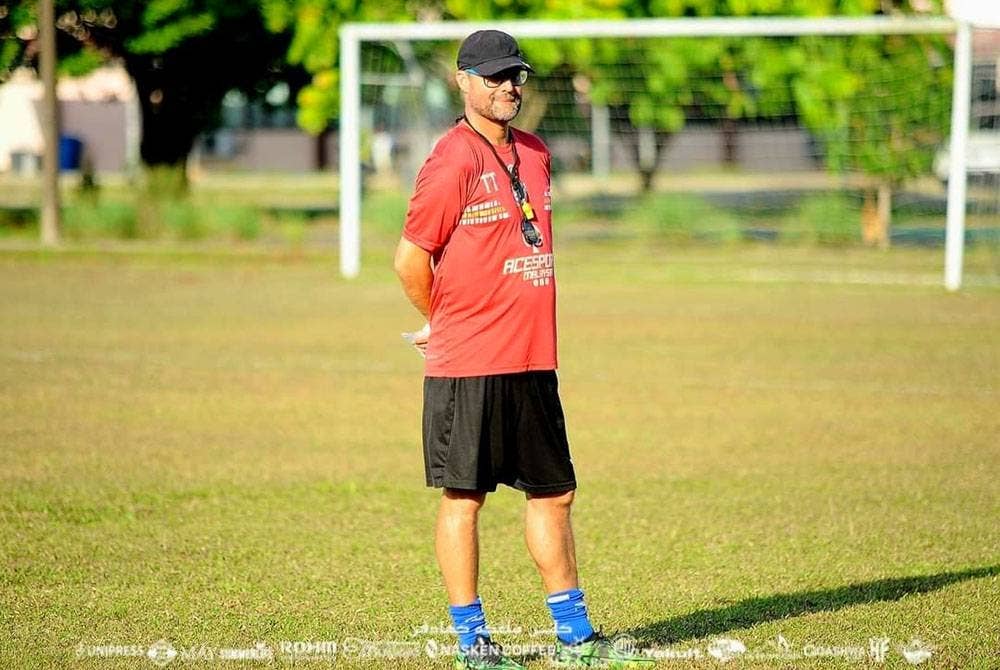 Bahang 'panas' saingan Liga Malaysia (Liga M) semakin dirasai apabila Kelantan United merehatkan sementara pengendali pasukan itu Tomas Trucha.