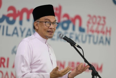 Anwar berucap pada Program Nur Ramadan Wilayah Persekutuan di Masjid Ar-Rahah, Kampung Kerinchi pada Sabtu. - Foto Bernama