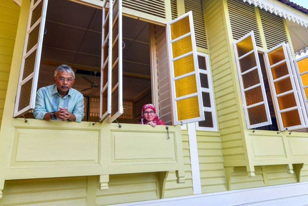 Istana Mangga Tunggal, di Pekan merupakan tempat Al-Sultan Abdullah diputerakan hampir 64 tahun yang lepas.