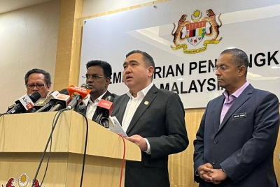 Anthony ketika sidang akhbar di Kementerian Pengangkutan pada Isnin.