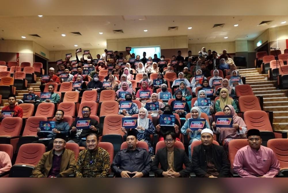 Kira-kira 200 penuntut dan kakitangan UMP akan menyertai World#QuranHour.