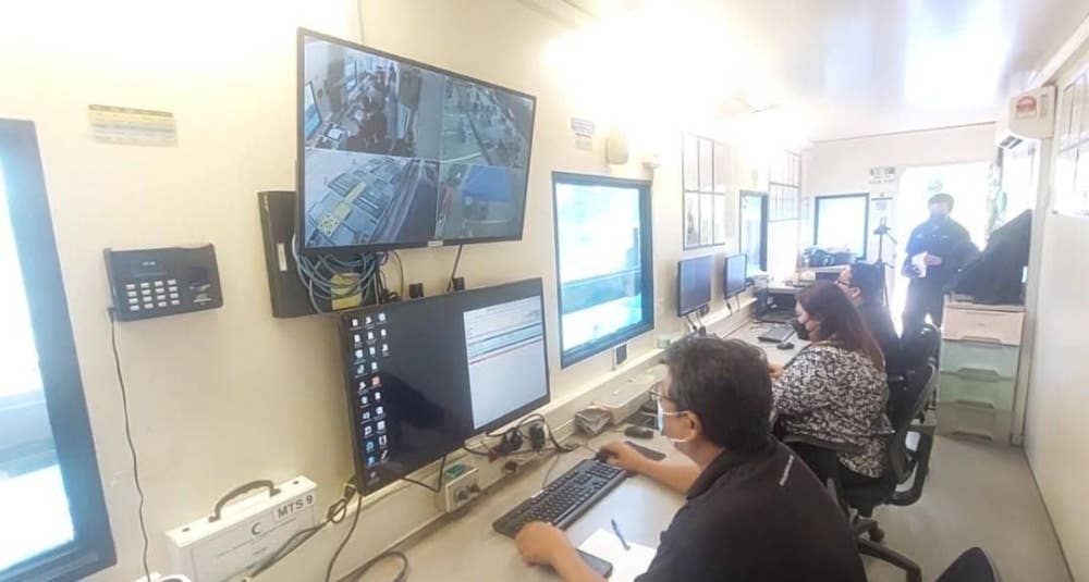 Situasi kawalan bilik komputer di trak Puspakom.